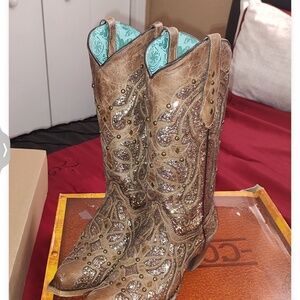 CORRAL (handcrafted) Woman Boots
